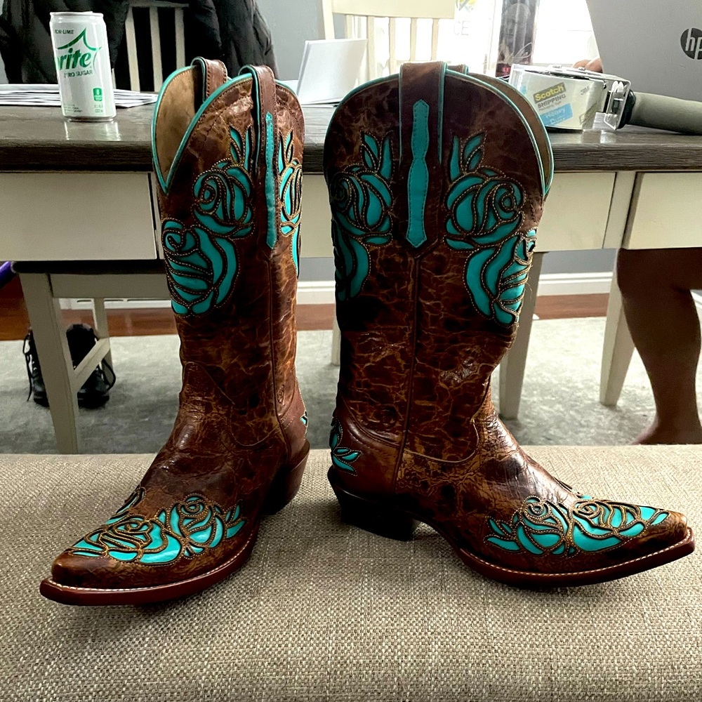 Ariat boots! Never worn